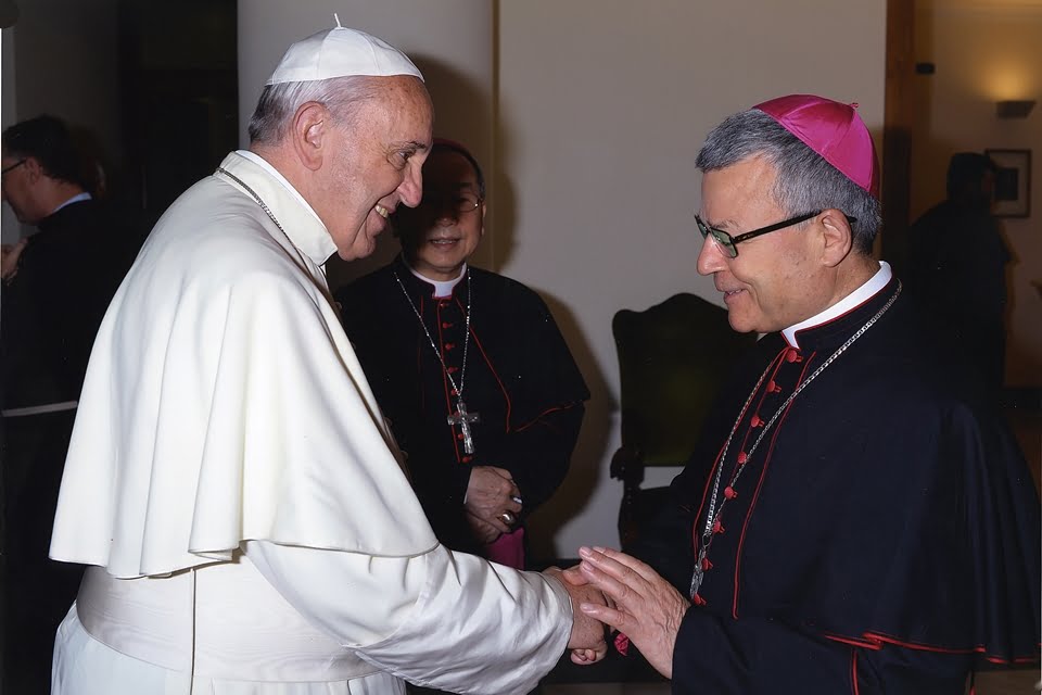 Mons. Santiago Agrelo con el Santo Padre Francisco en Roma, 18 de junio de 2014